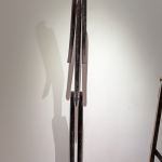 AXEL-CASSEL-Assemblages-Figure-debout-sur-plaque-Bois-1987-Haut-180-cm
